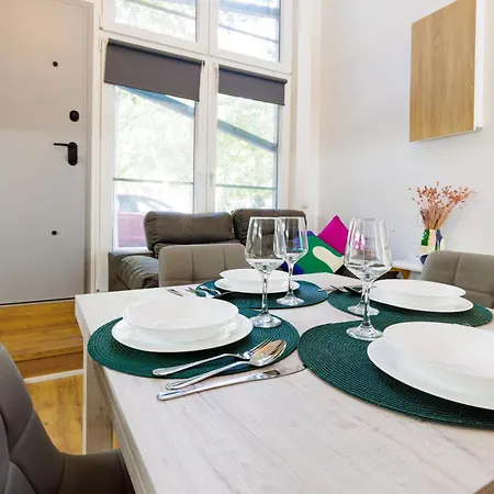 Urban 4 Bajo - Housevanlive *