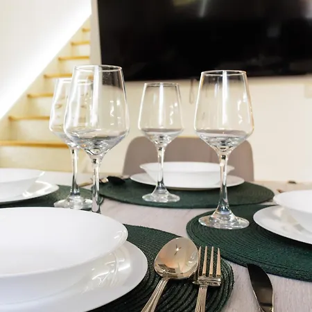 Urban 4 Bajo - Housevanlive Apartment *